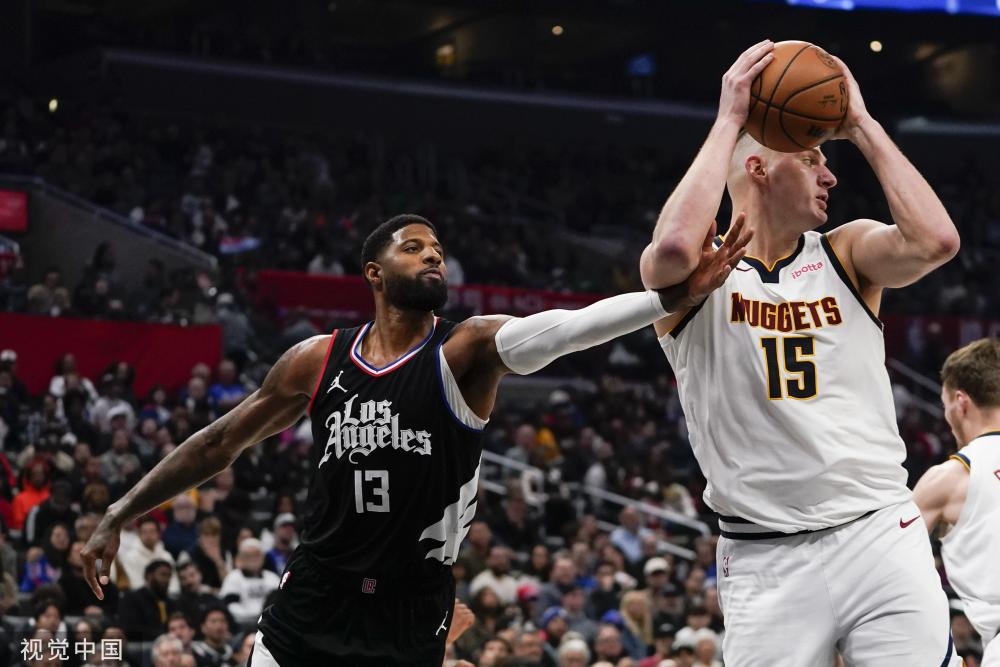 东亚锦U15半场：潘朝伟点射，U15中国1-0韩国U15（东亚U15锦标赛半场：潘朝伟点球破门，中国U15暂1-0领先韩国U15）